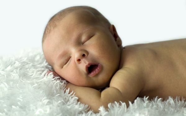 сон ребенка на первом месяце