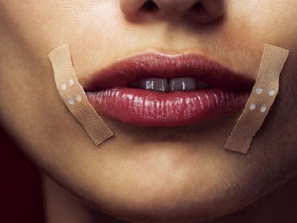 Заеды в уголках рта: причины развития, проявления, способы лечения
